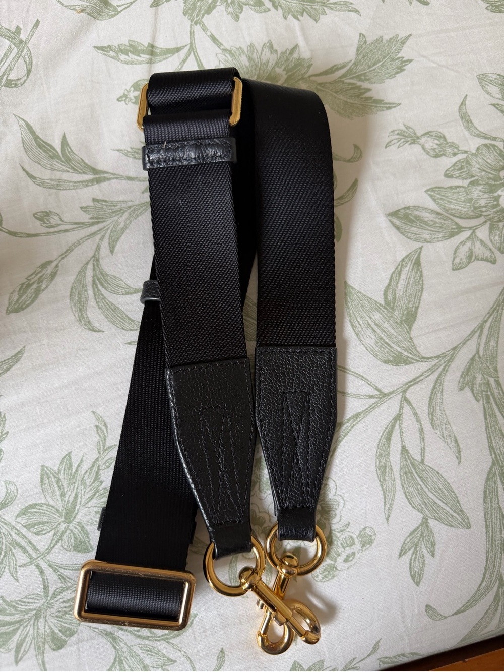 Marc Jacobs Black Pebbled Leather Wellington Satchel with Gold Hardware with COA - Picture 2 of 16
